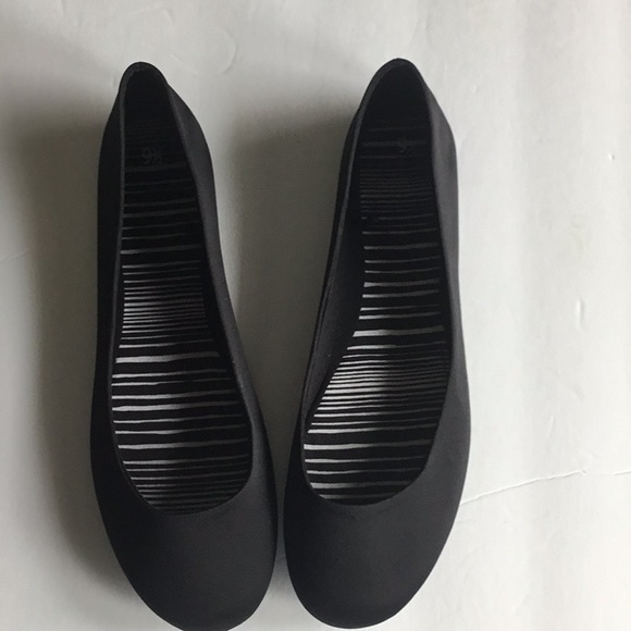 Shoes - Black Flats